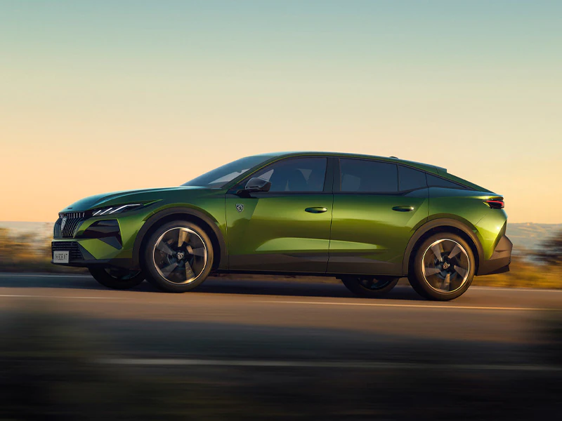 lateral novo peugeot e-408